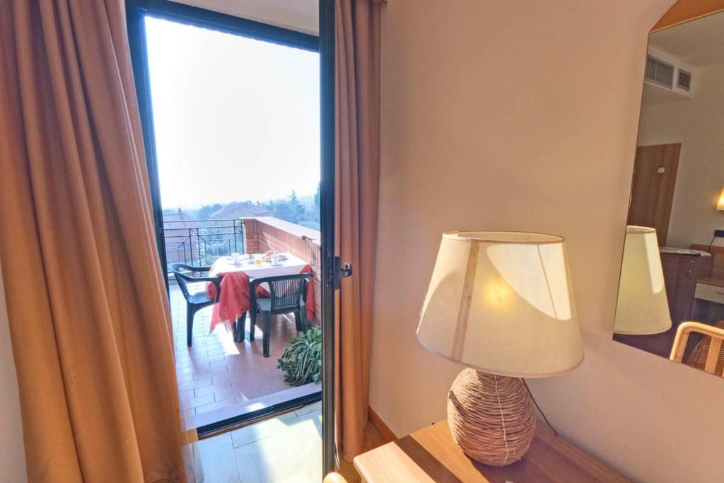Hotel Ristorante Da Tonino Recanati Room photo