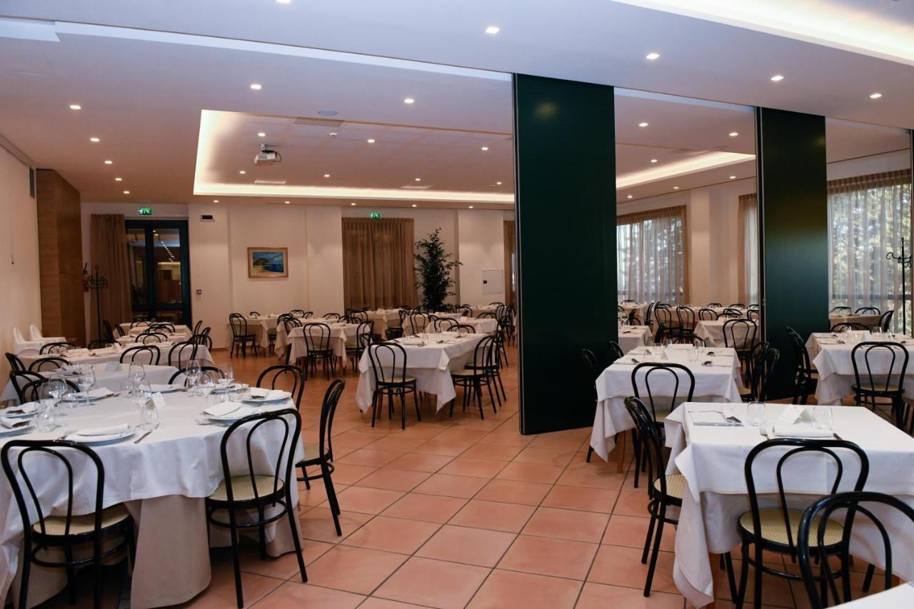 Hotel Ristorante Da Tonino Recanati Exterior photo